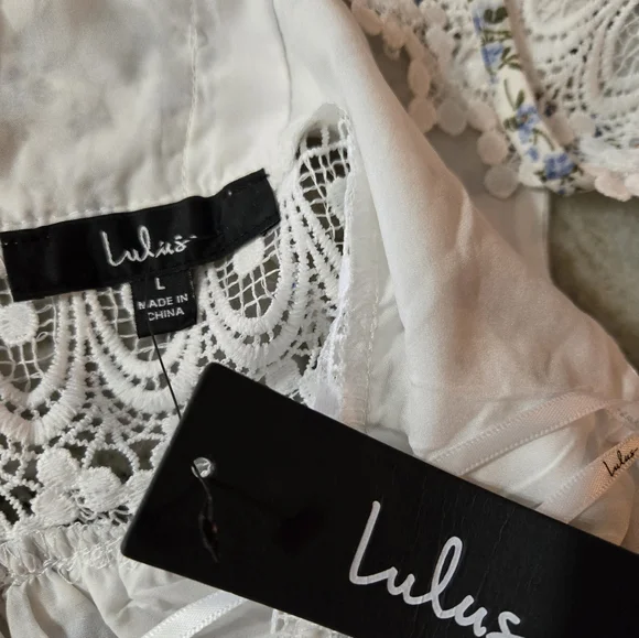 Lulus Pretty Floral Print Crochet Lace Romper NWT - Picture 2 of 7